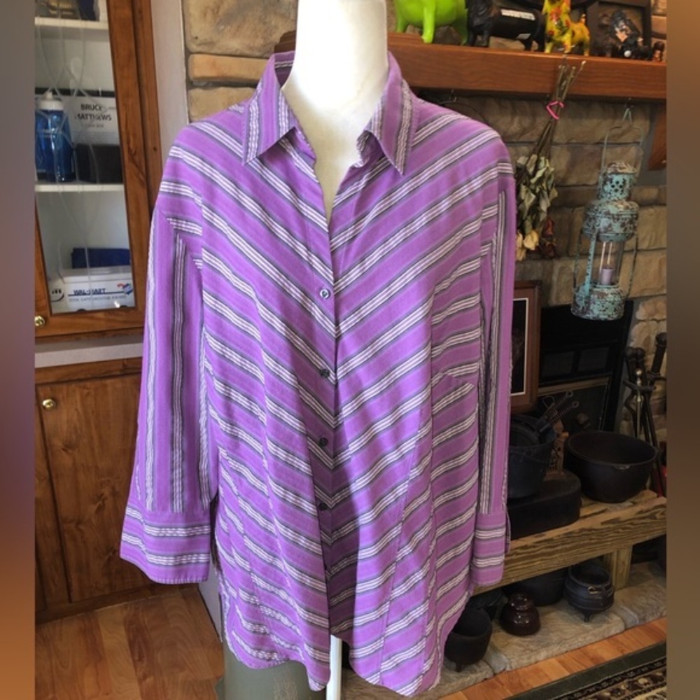 WORTHINGTON WOMAN STRETCH SIZE 3X 3/4 SLEEVE BUTTON UP PURPLE SHIRT
